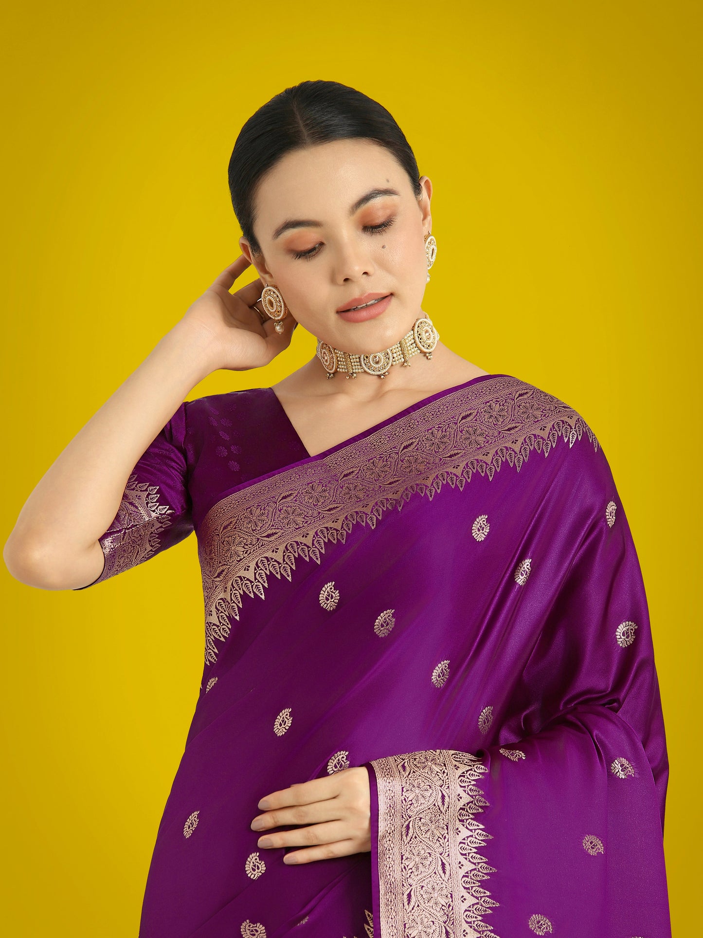 Monjolika Fashion Divine Purple Soft Banarasi Satin Silk Saree With Blouse Piece | Swadesiicart