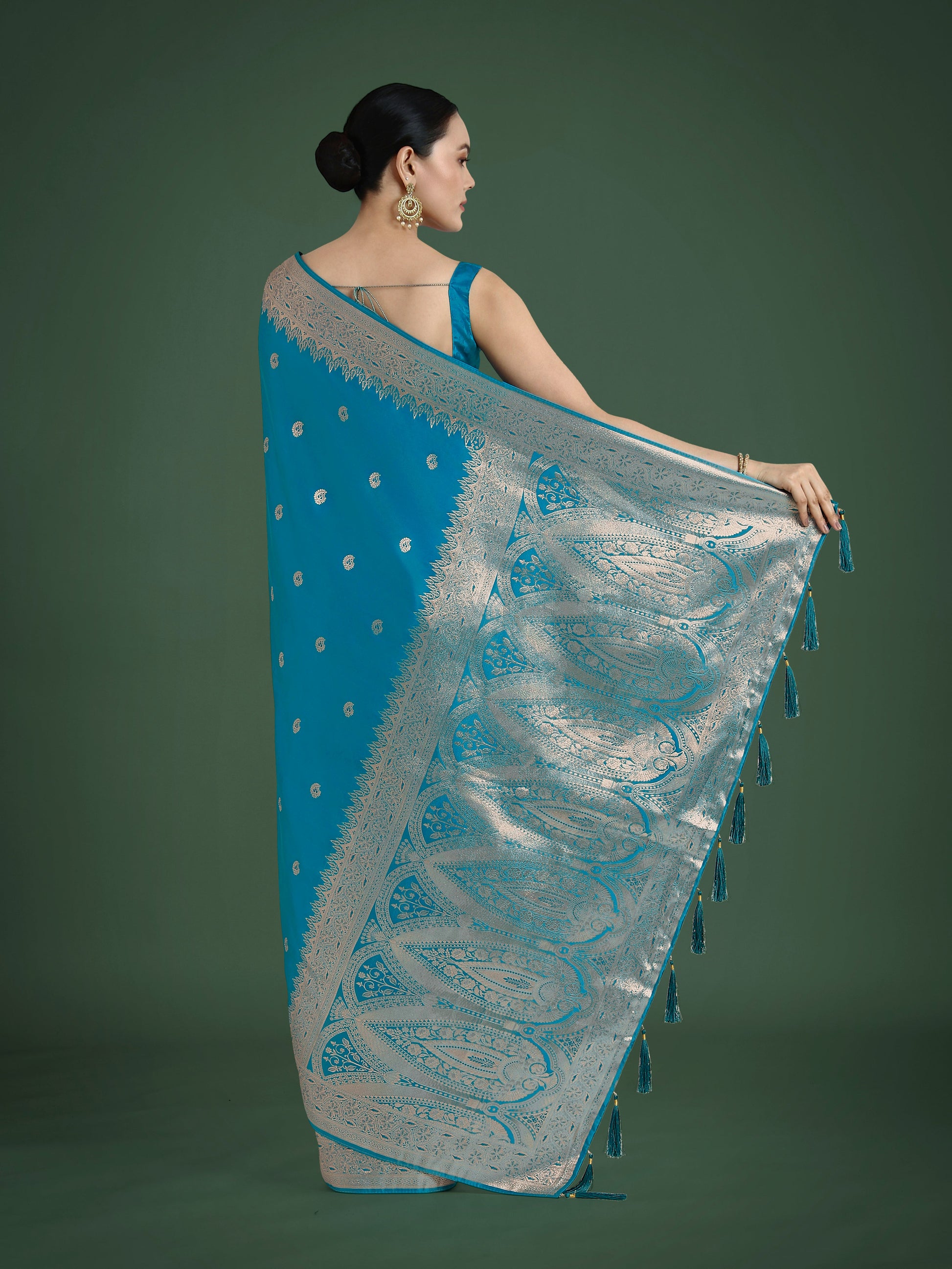 Monjolika Fashion Divine Cyan blue Soft Banarasi Satin Silk Saree With Blouse Piece | Swadesiicart