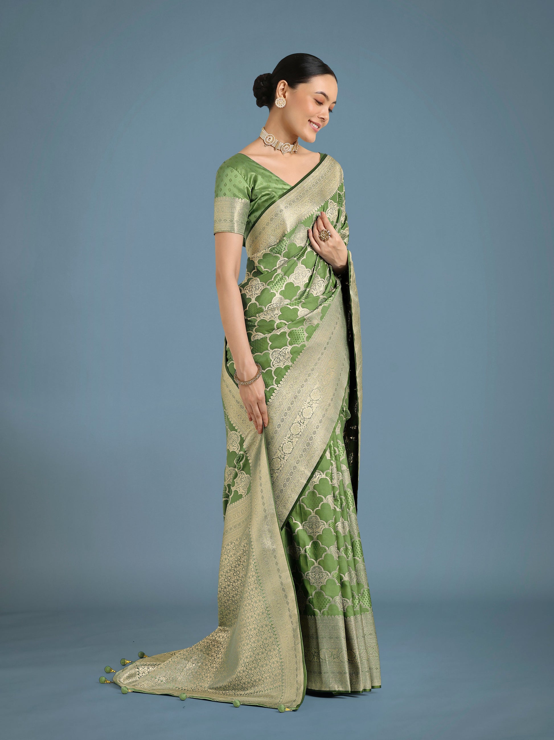 Monjolika Fashion Green Banarasi Satin Silk Saree with Rich Zari Woven Pallu & Blouse Piece | Swadesiicart