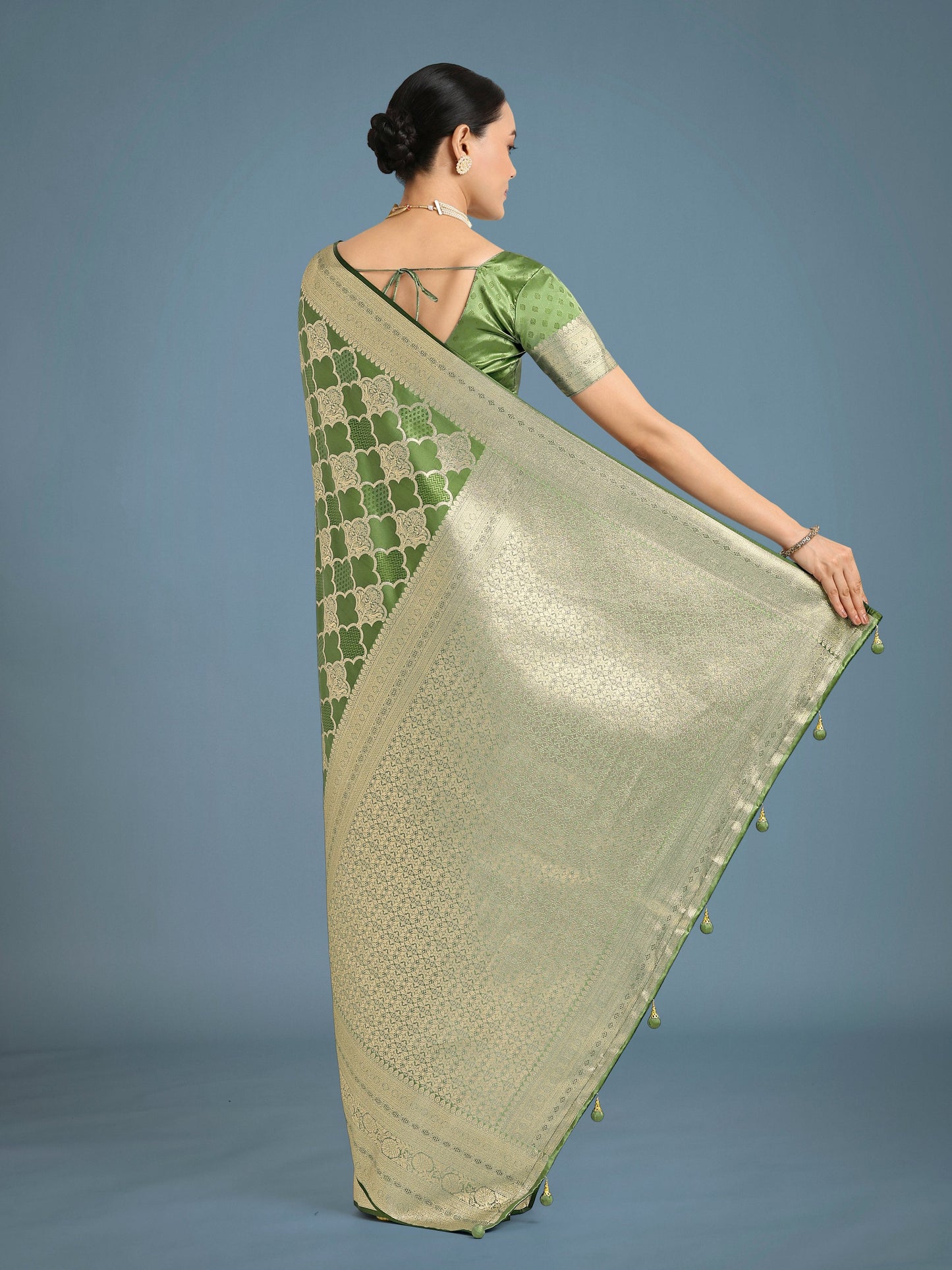 Monjolika Fashion Green Banarasi Satin Silk Saree with Rich Zari Woven Pallu & Blouse Piece | Swadesiicart