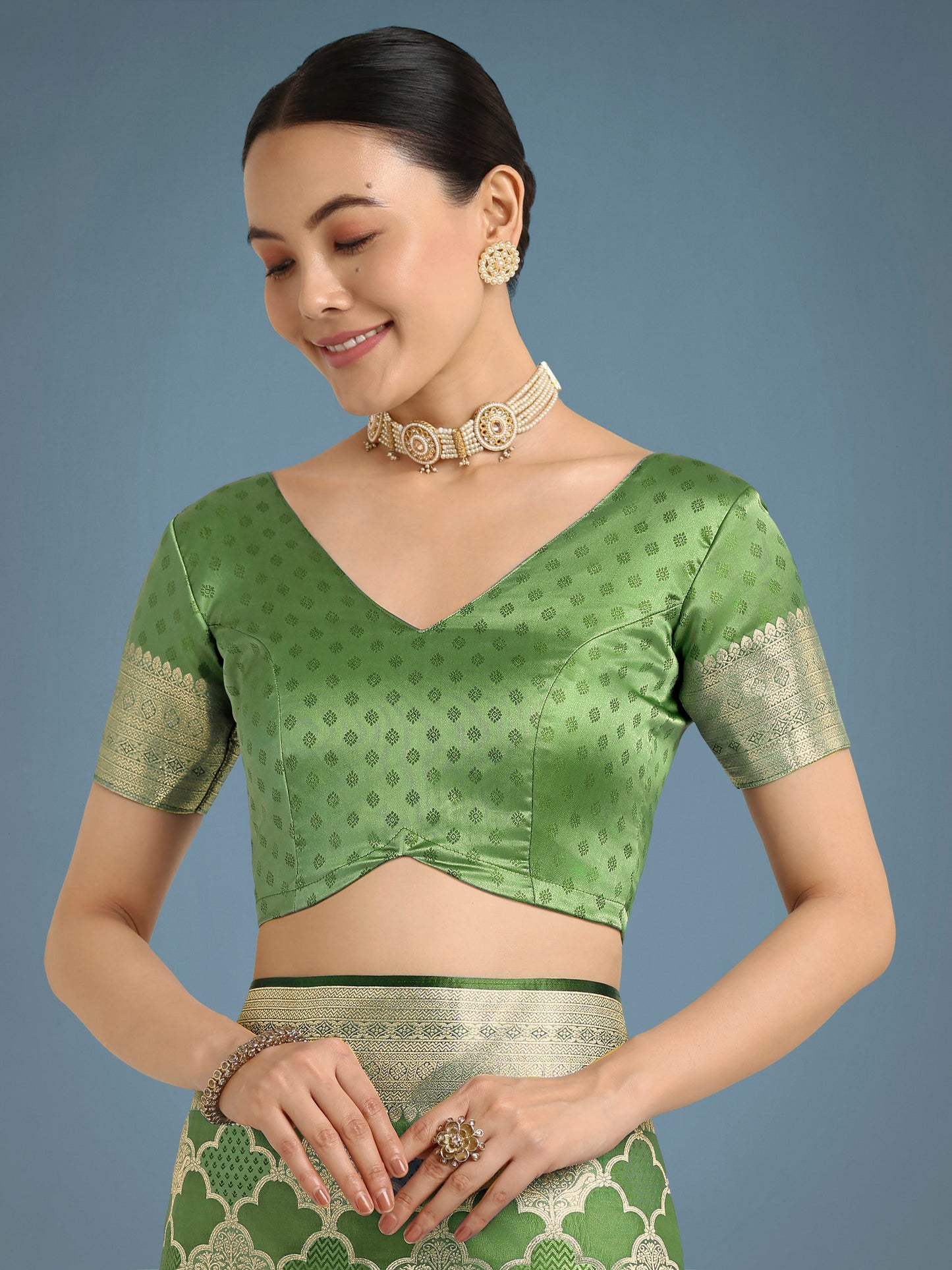 Monjolika Fashion Green Banarasi Satin Silk Saree with Rich Zari Woven Pallu & Blouse Piece | Swadesiicart