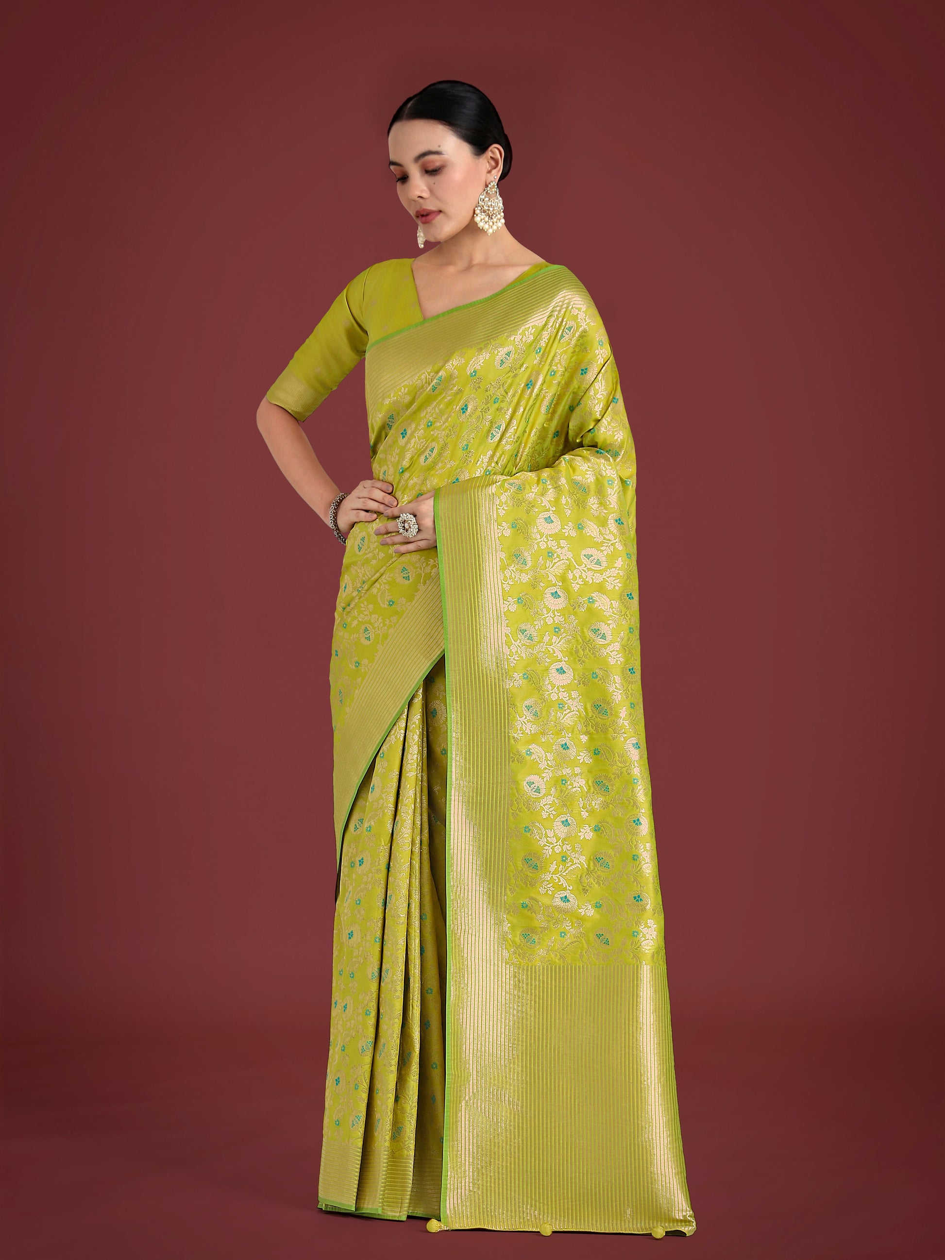 Monjolika Fashion Banarasi Silk Parrot Green Zaal Pattern Traditional Saree | Swadesiicart