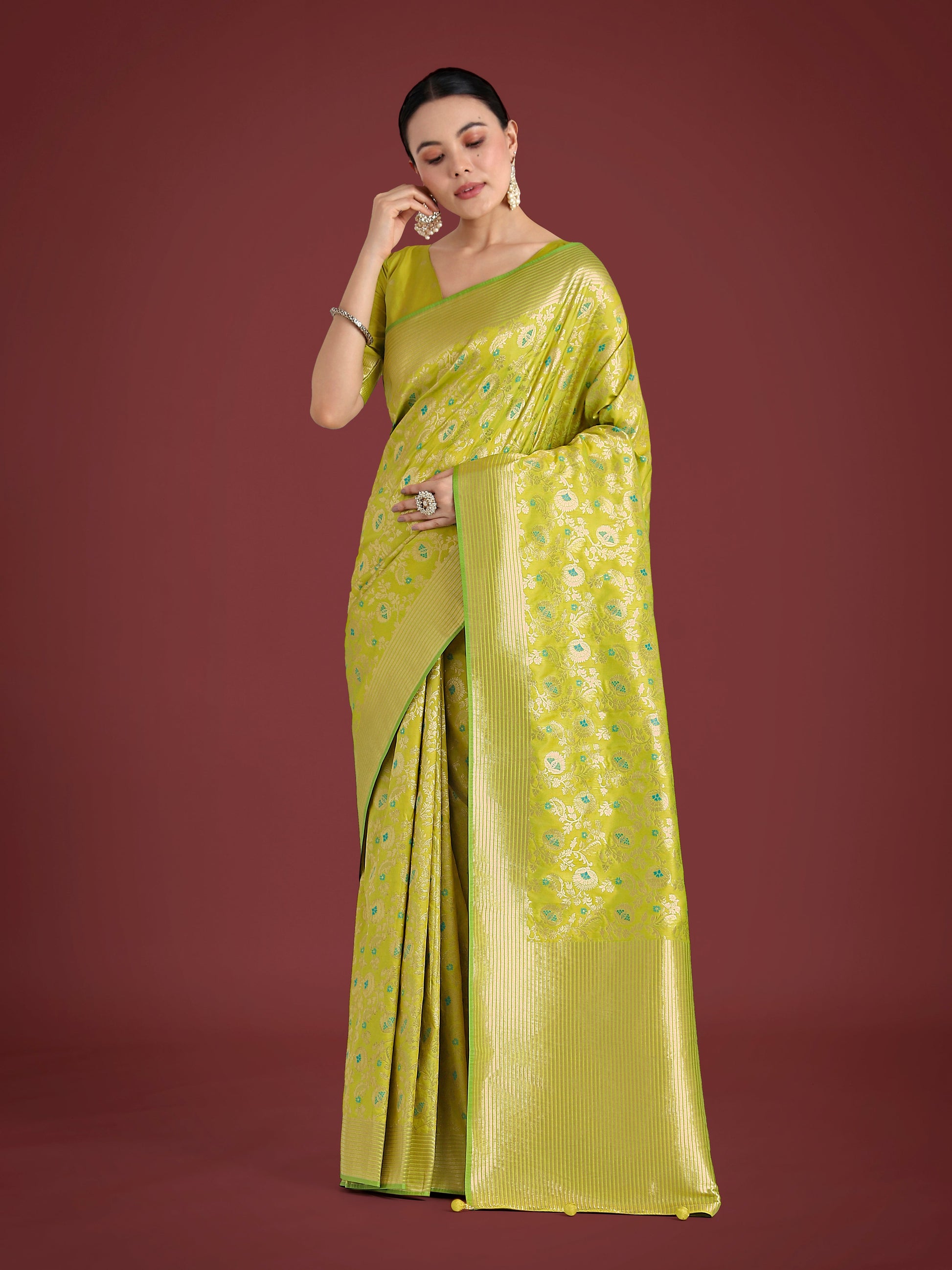Monjolika Fashion Banarasi Silk Parrot Green Zaal Pattern Traditional Saree | Swadesiicart