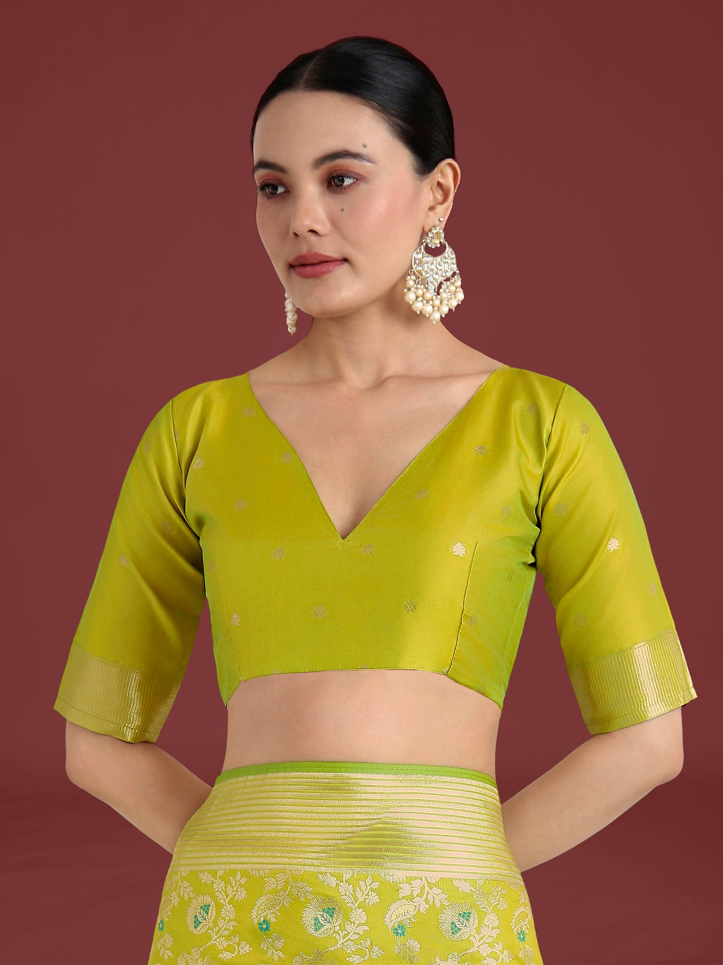 Monjolika Fashion Banarasi Silk Parrot Green Zaal Pattern Traditional Saree | Swadesiicart
