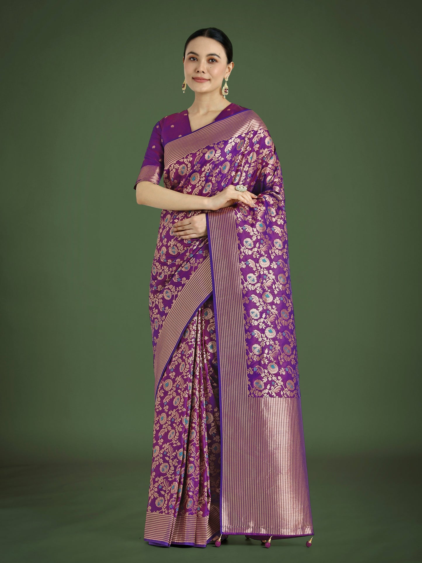 Monjolika Fashion Banarasi Silk Purple Zaal Pattern Traditional Saree | Swadesiicart