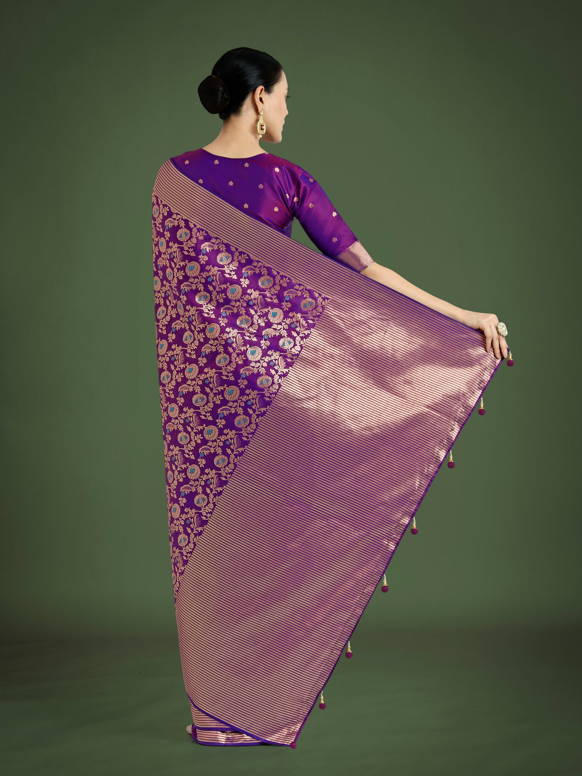Monjolika Fashion Banarasi Silk Purple Zaal Pattern Traditional Saree | Swadesiicart