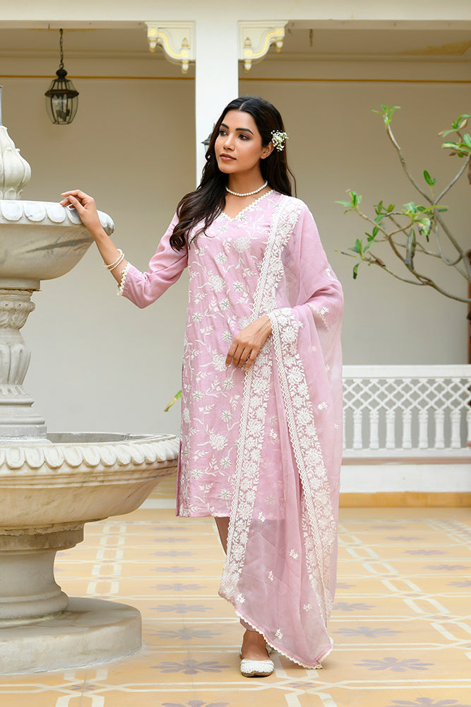 Vaasva Women Pink Linen Embroidered Solid Kurta Set With Solid Pants & Chiffon Embroidered Dupatta | Swadesiicart