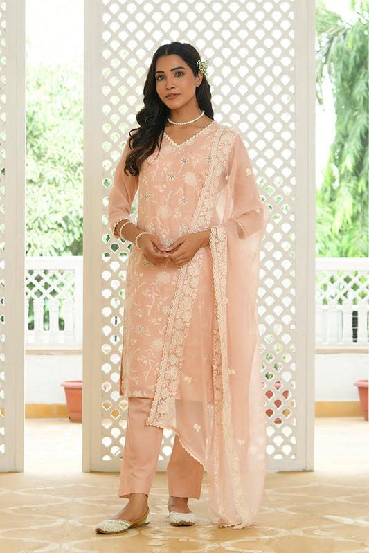 Vaasva Women Peach Linen Embroidered Solid Kurta Set With Solid Pants & Chiffon Embroidered Dupatta | Swadesiicart