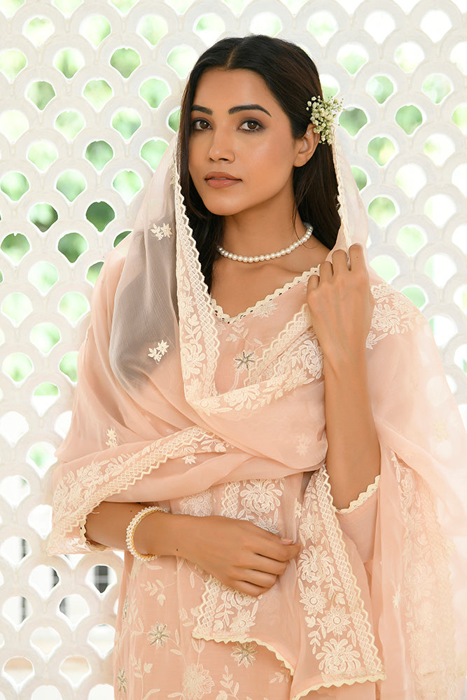 Vaasva Women Peach Linen Embroidered Solid Kurta Set With Solid Pants & Chiffon Embroidered Dupatta | Swadesiicart