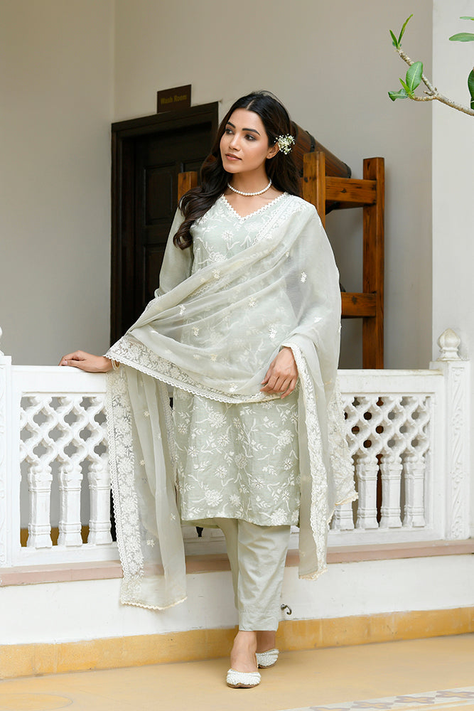 Vaasva Women Pista Linen Embroidered Solid Kurta Set With Solid Pants & Chiffon Embroidered Dupatta | Swadesiicart