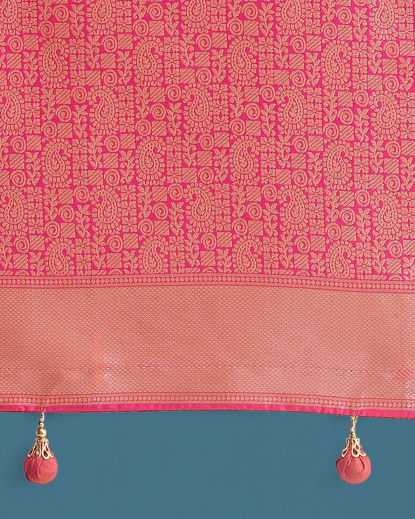 Monjolika Fashion Light Pink Colour Banarasi Silk Zari Weaving Classic Saree | Swadesiicart