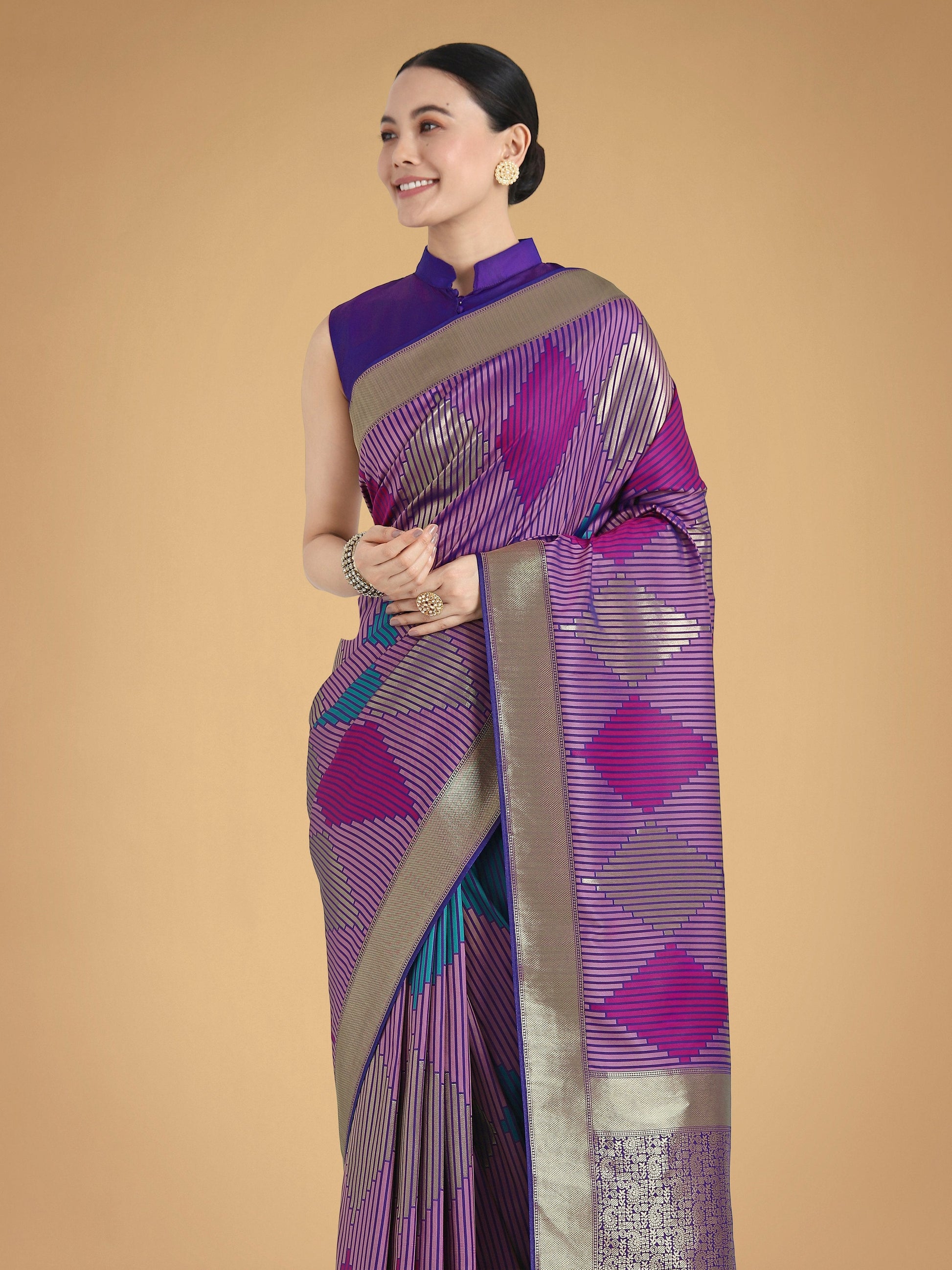 Monjolika Fashion Lavender Colour Banarasi Silk Zari Weaving Classic Saree | Swadesiicart
