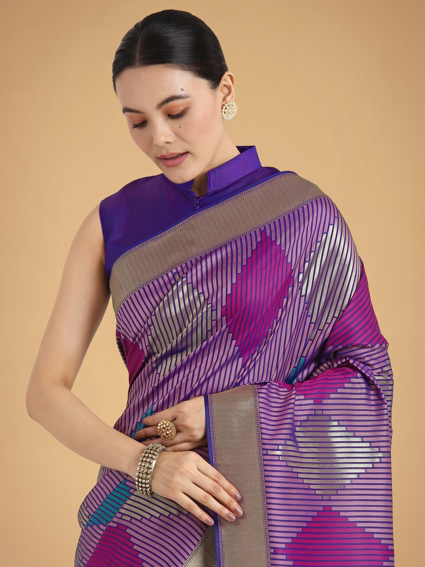 Monjolika Fashion Lavender Colour Banarasi Silk Zari Weaving Classic Saree | Swadesiicart