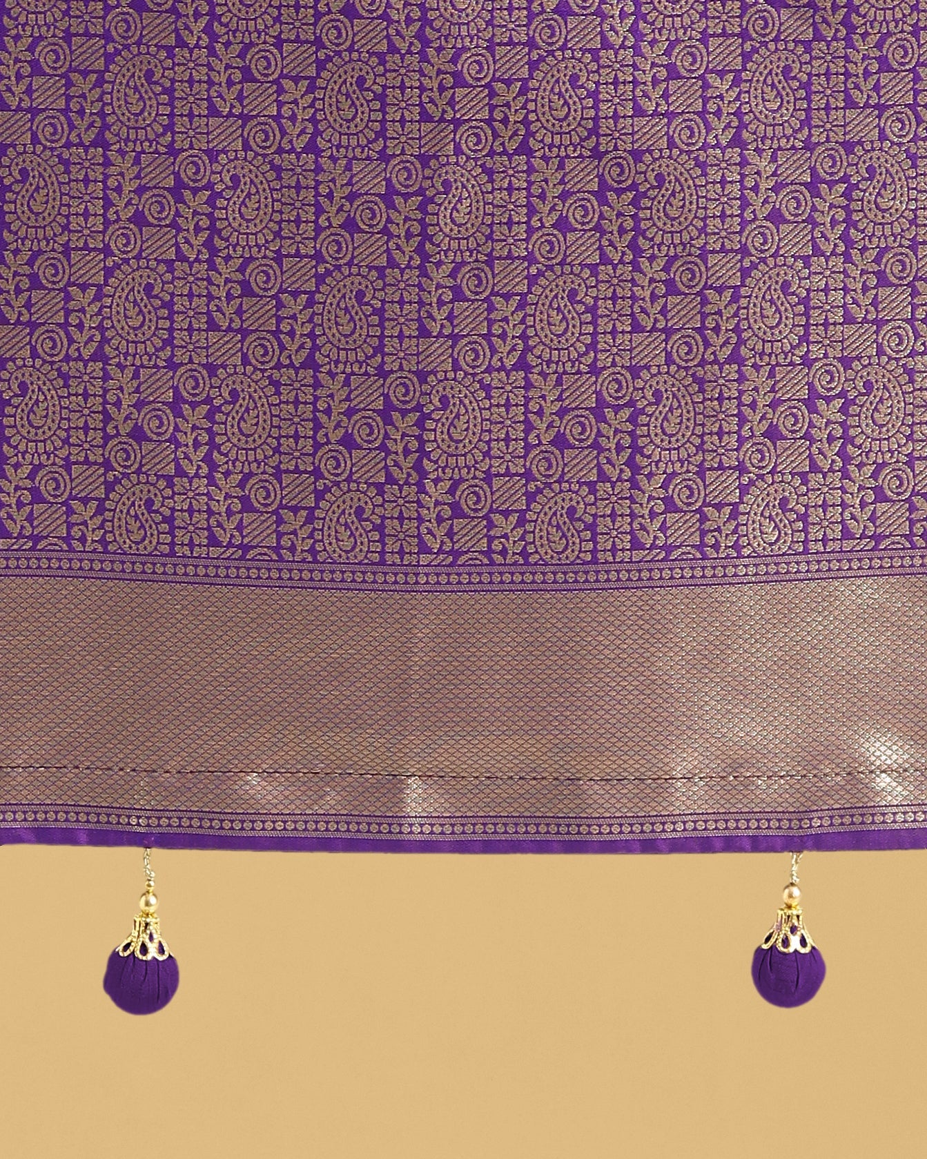 Monjolika Fashion Lavender Colour Banarasi Silk Zari Weaving Classic Saree | Swadesiicart