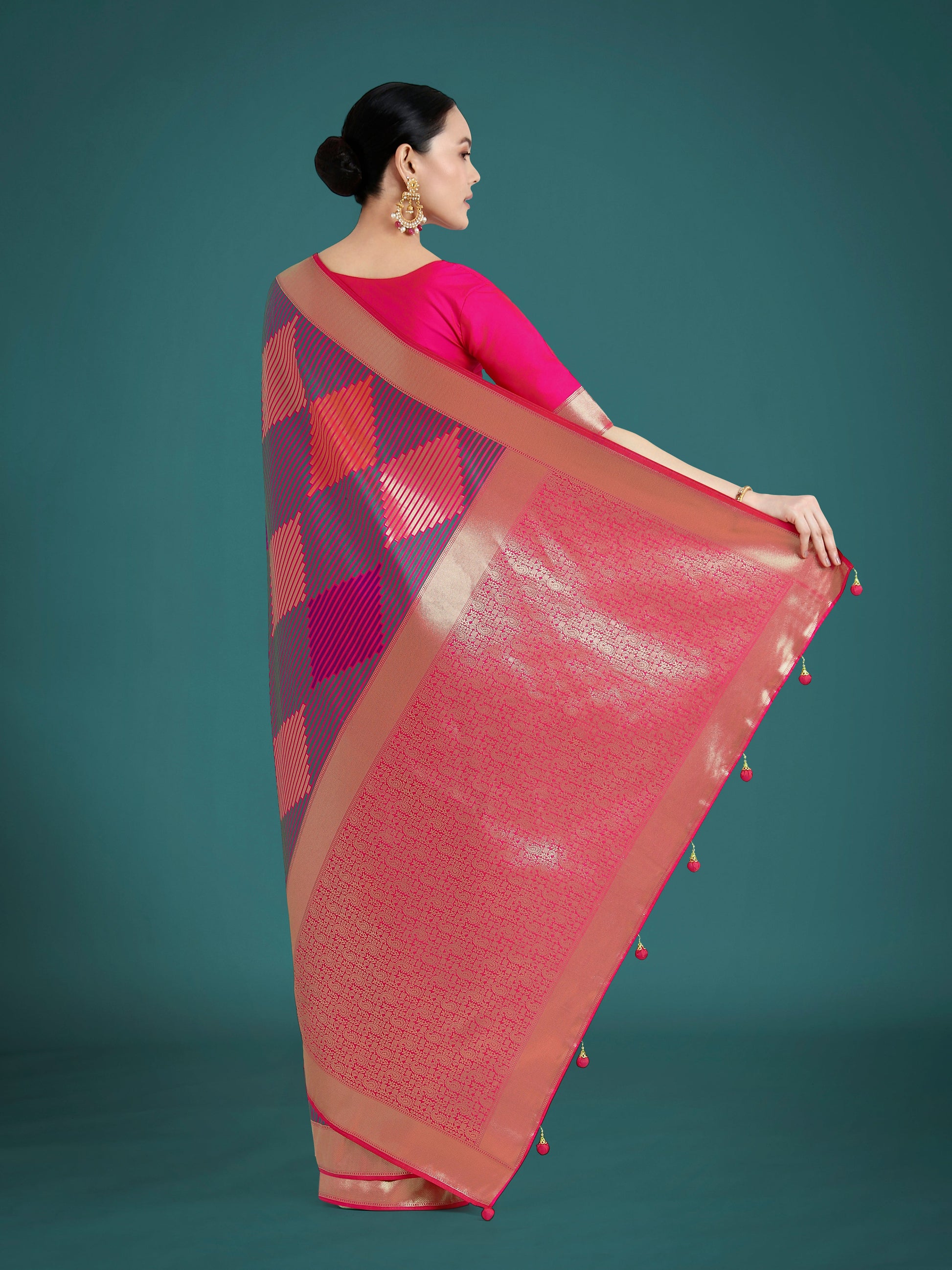 Monjolika Fashion Pink Colour Banarasi Satin Silk Zari Weaving Classic Saree | Swadesiicart