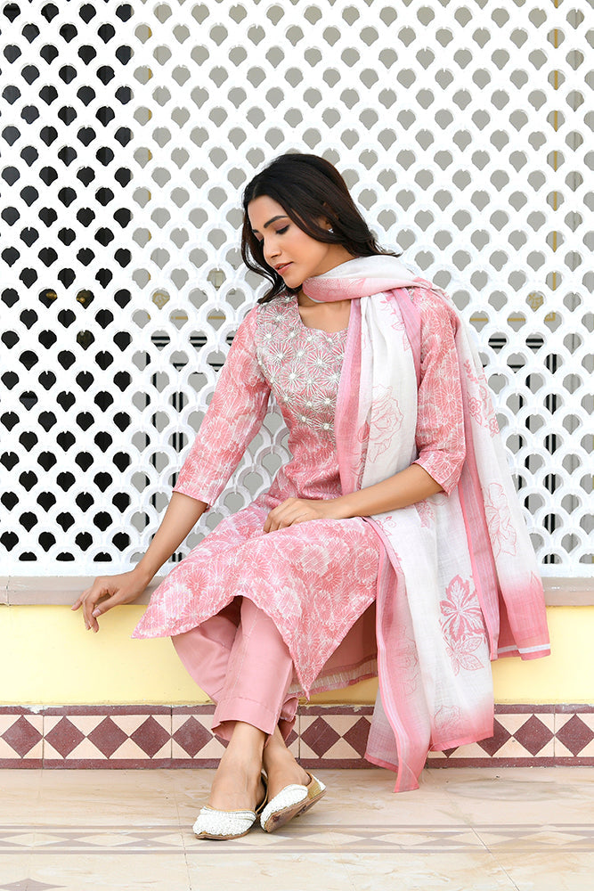 Vaasva Women Pink Tissue Linen Embroidered Solid Kurta Set With Solid Pants & Printed Dupatta | Swadesiicart
