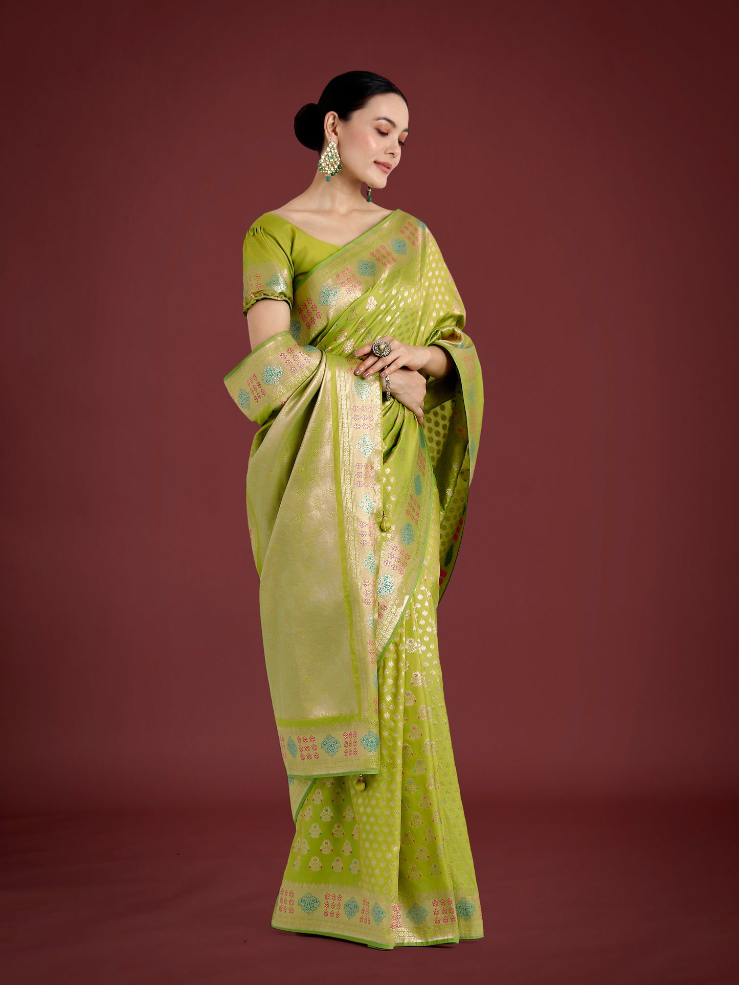 Monjolika Fashion Lime Green Colour Banarasi Silk Zari Weaving Classic Saree | Swadesiicart