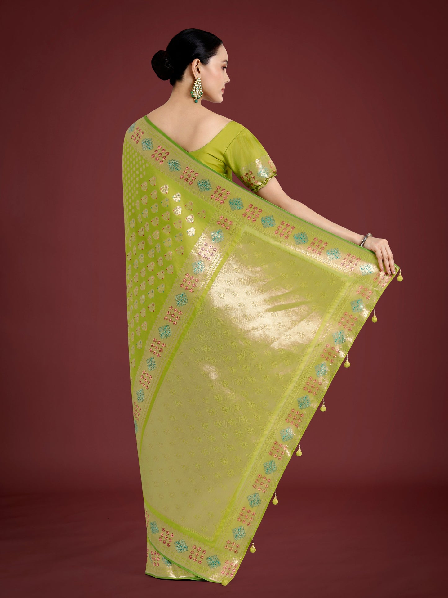 Monjolika Fashion Lime Green Colour Banarasi Silk Zari Weaving Classic Saree | Swadesiicart