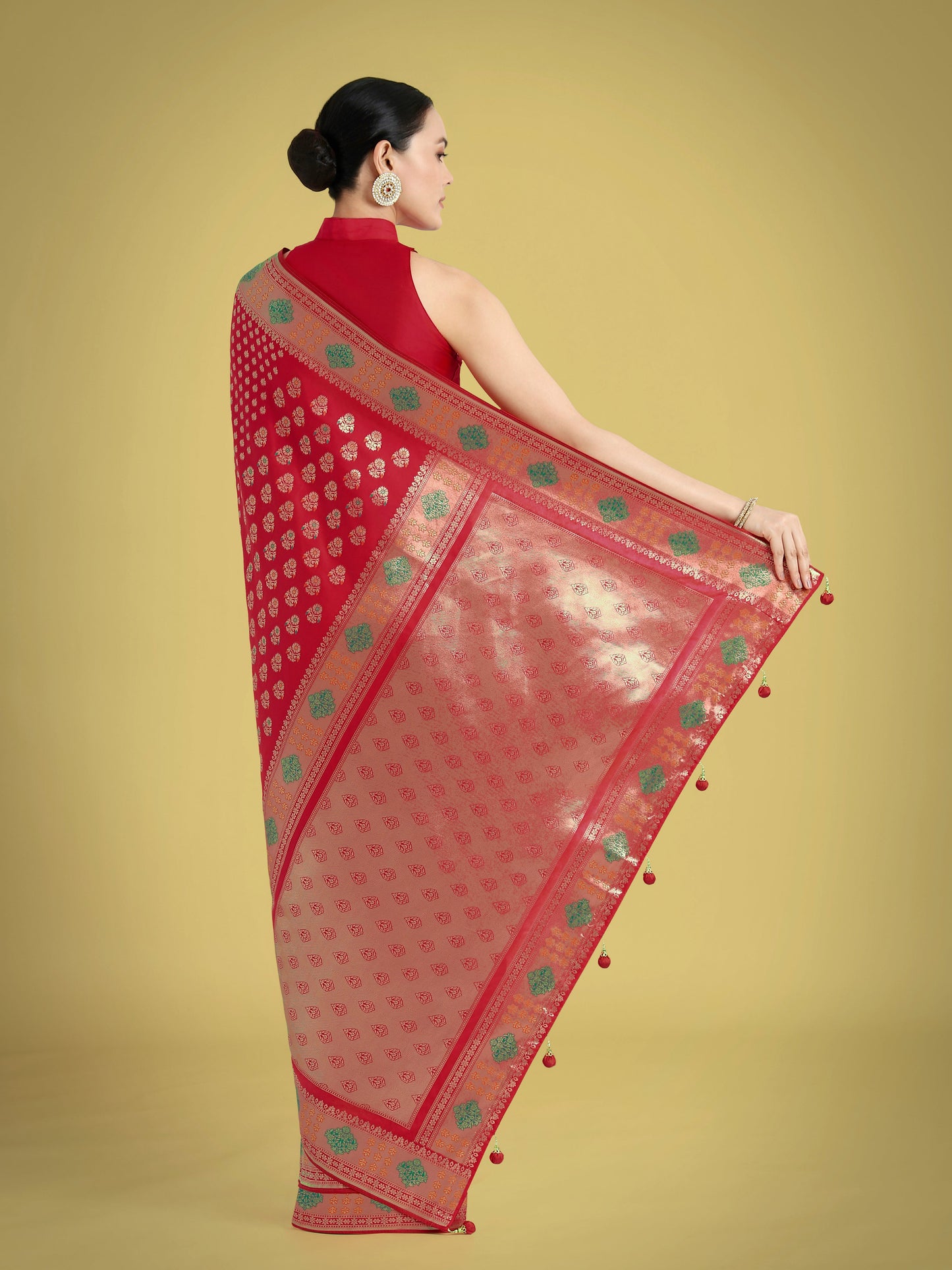 Monjolika Fashion Red Colour Banarasi Silk Zari Weaving Classic Saree | Swadesiicart