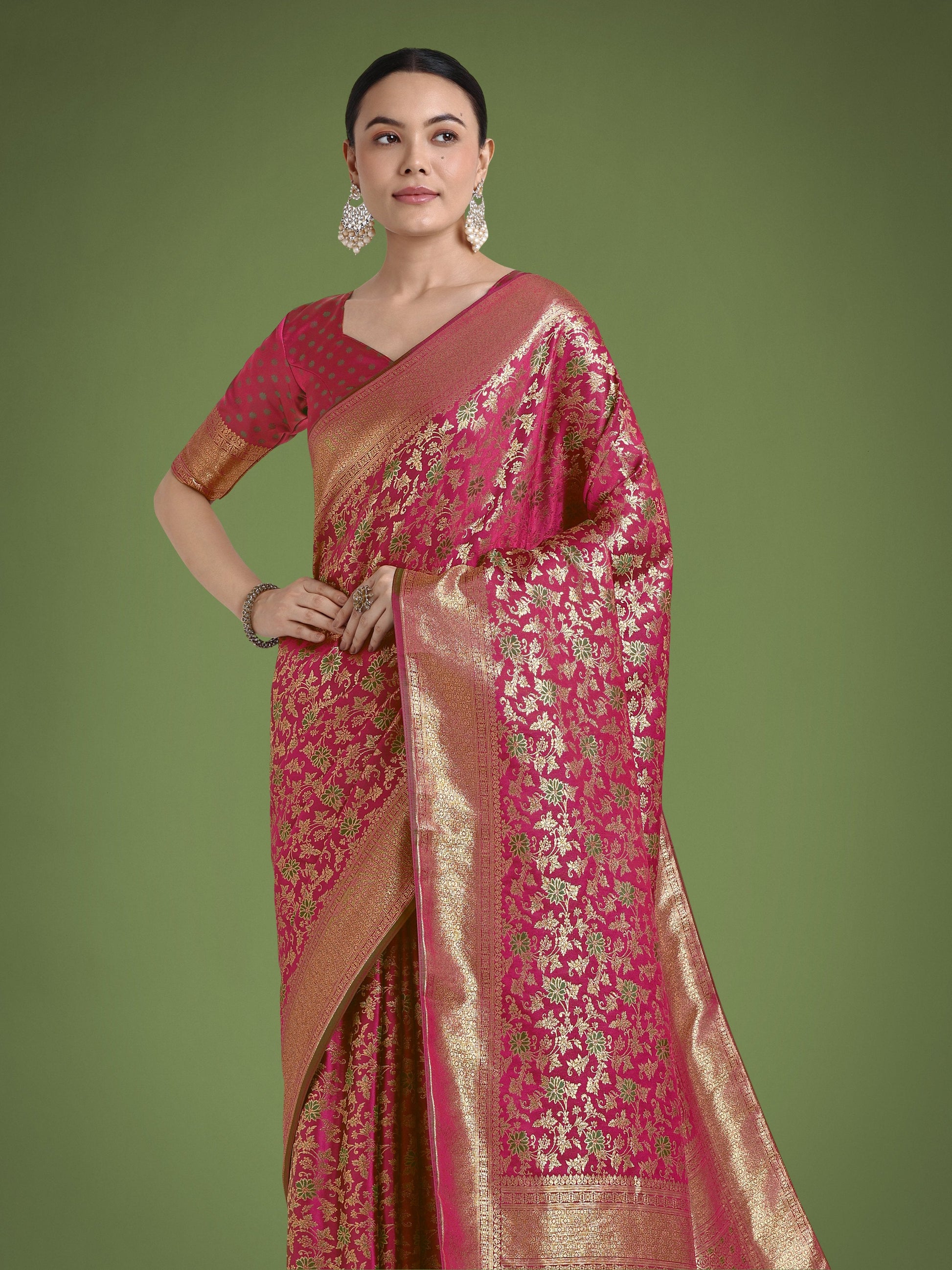 Monjolika Fashion Scintilla Magenta Banarasi Satin Silk Meenakari zari weaving Pattern Saree | Swadesiicart