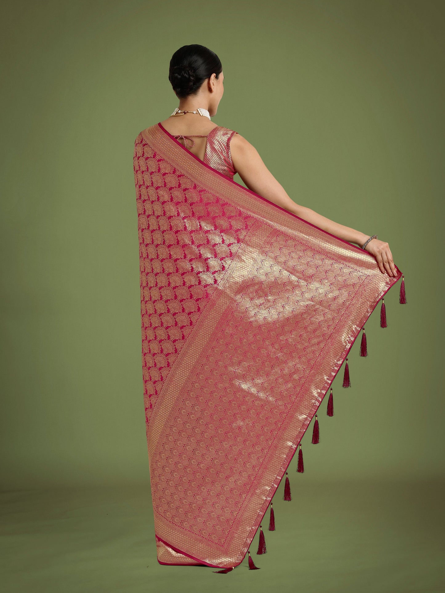 Monjolika Fashion Flattering Dark Pink Banarasi Satin Silk Zari Weaving Work Designer Saree | Swadesiicart