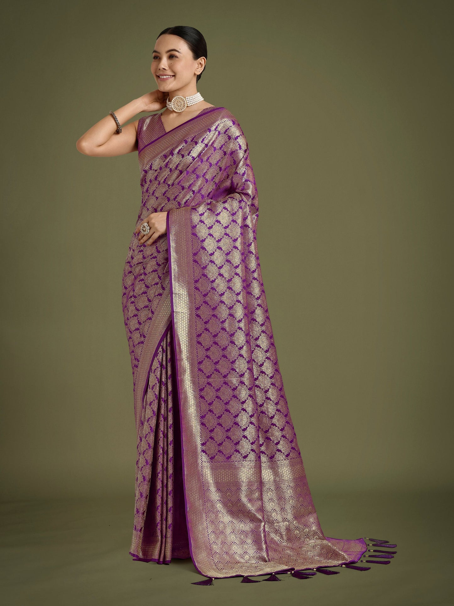 Monjolika Fashion Flattering Purple Banarasi Satin Silk Zari Weaving Work Designer Saree | Swadesiicart