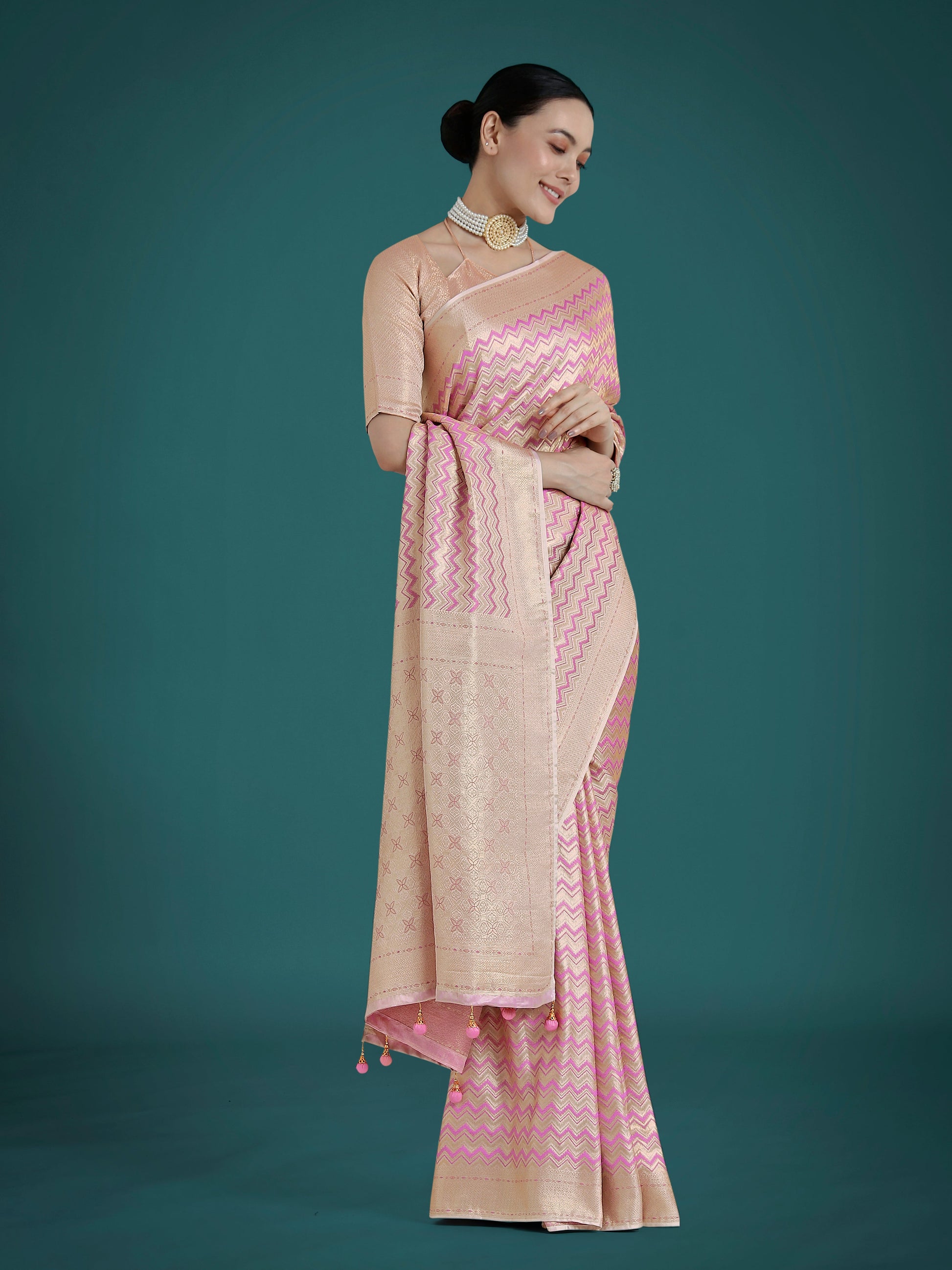 Monjolika Fashion Wonderful Light Lilac Soft Banarasi Satin Silk Leheriya Design Saree | Swadesiicart