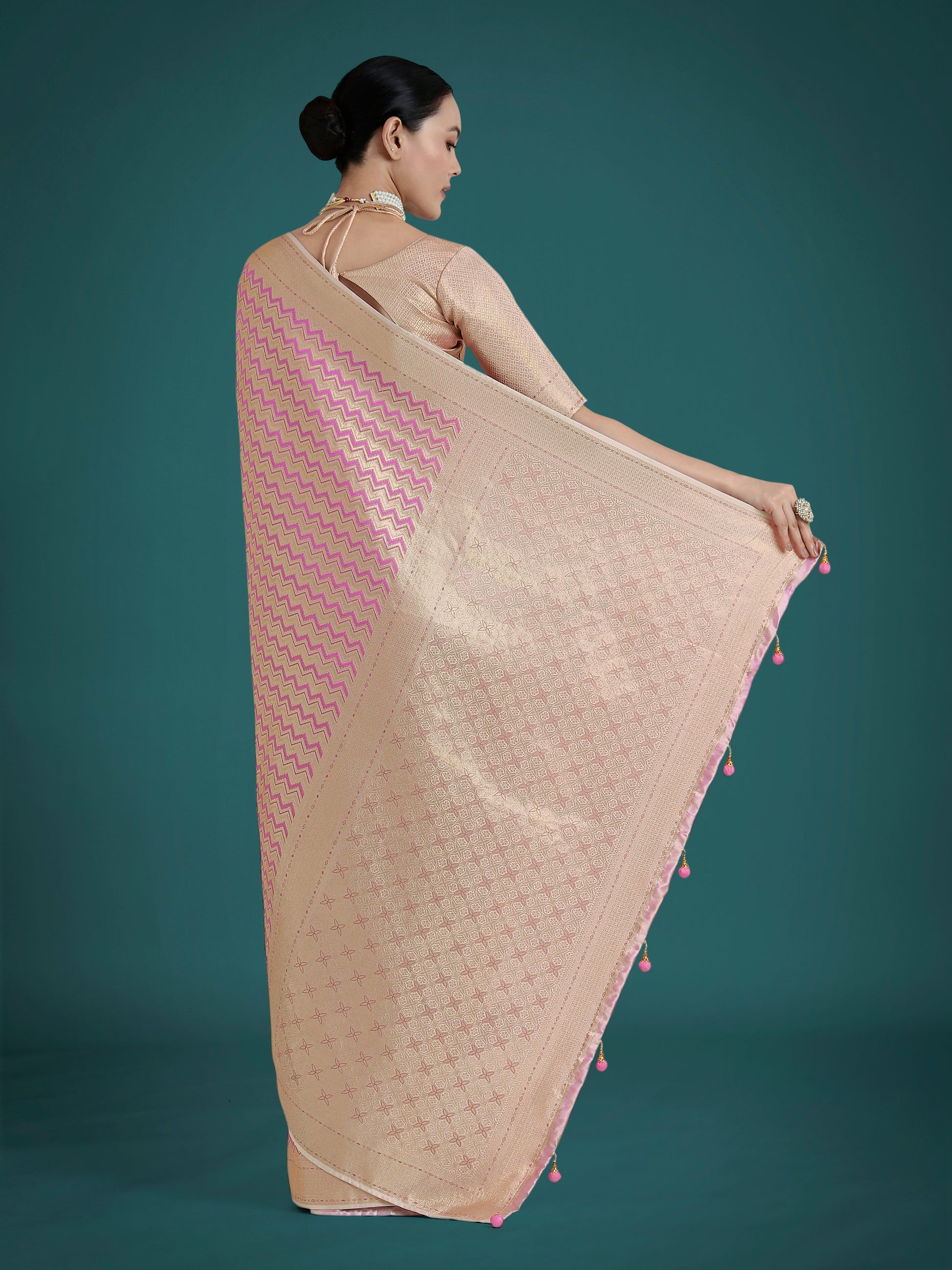 Monjolika Fashion Wonderful Light Lilac Soft Banarasi Satin Silk Leheriya Design Saree | Swadesiicart