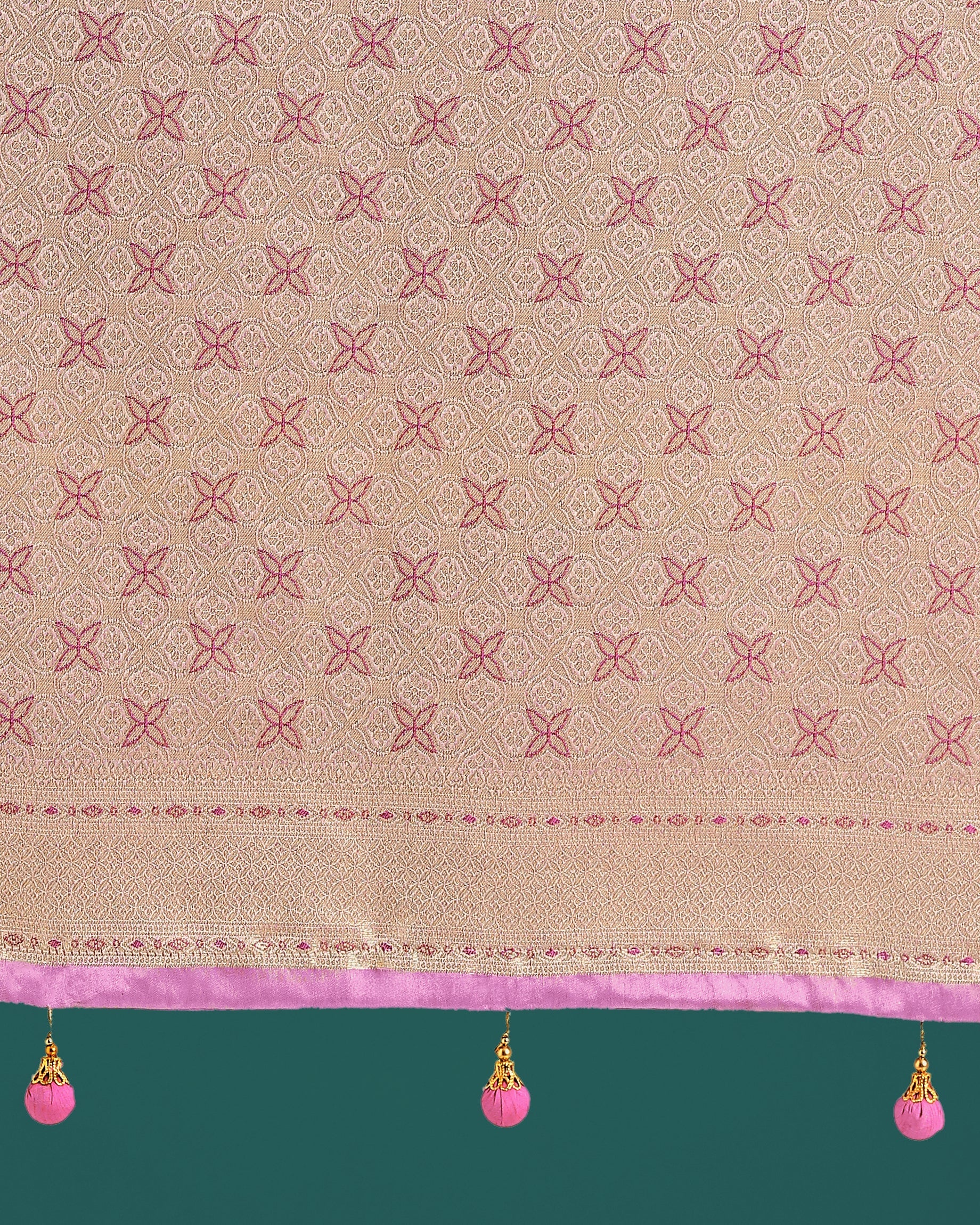 Monjolika Fashion Wonderful Light Lilac Soft Banarasi Satin Silk Leheriya Design Saree | Swadesiicart