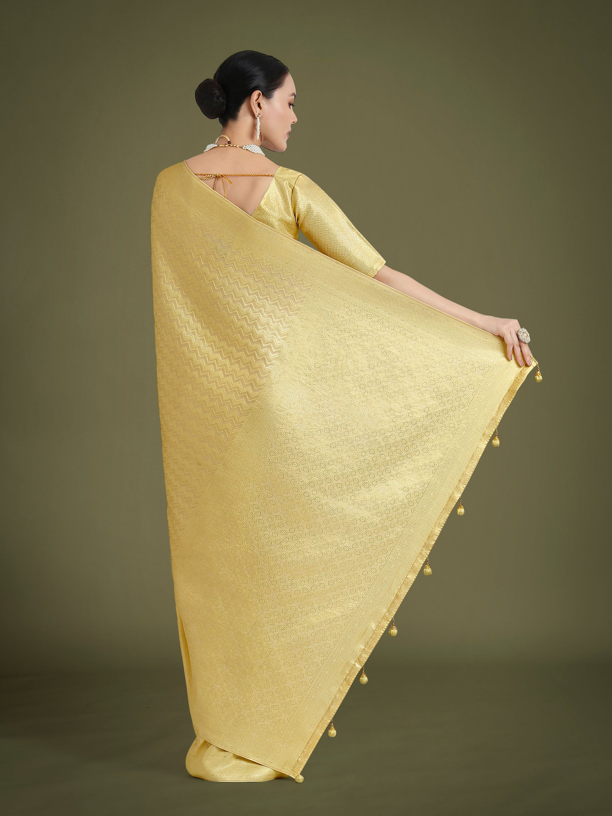 Monjolika Fashion Wonderful Light Yellow Soft Banarasi Satin Silk Leheriya Design Saree | Swadesiicart