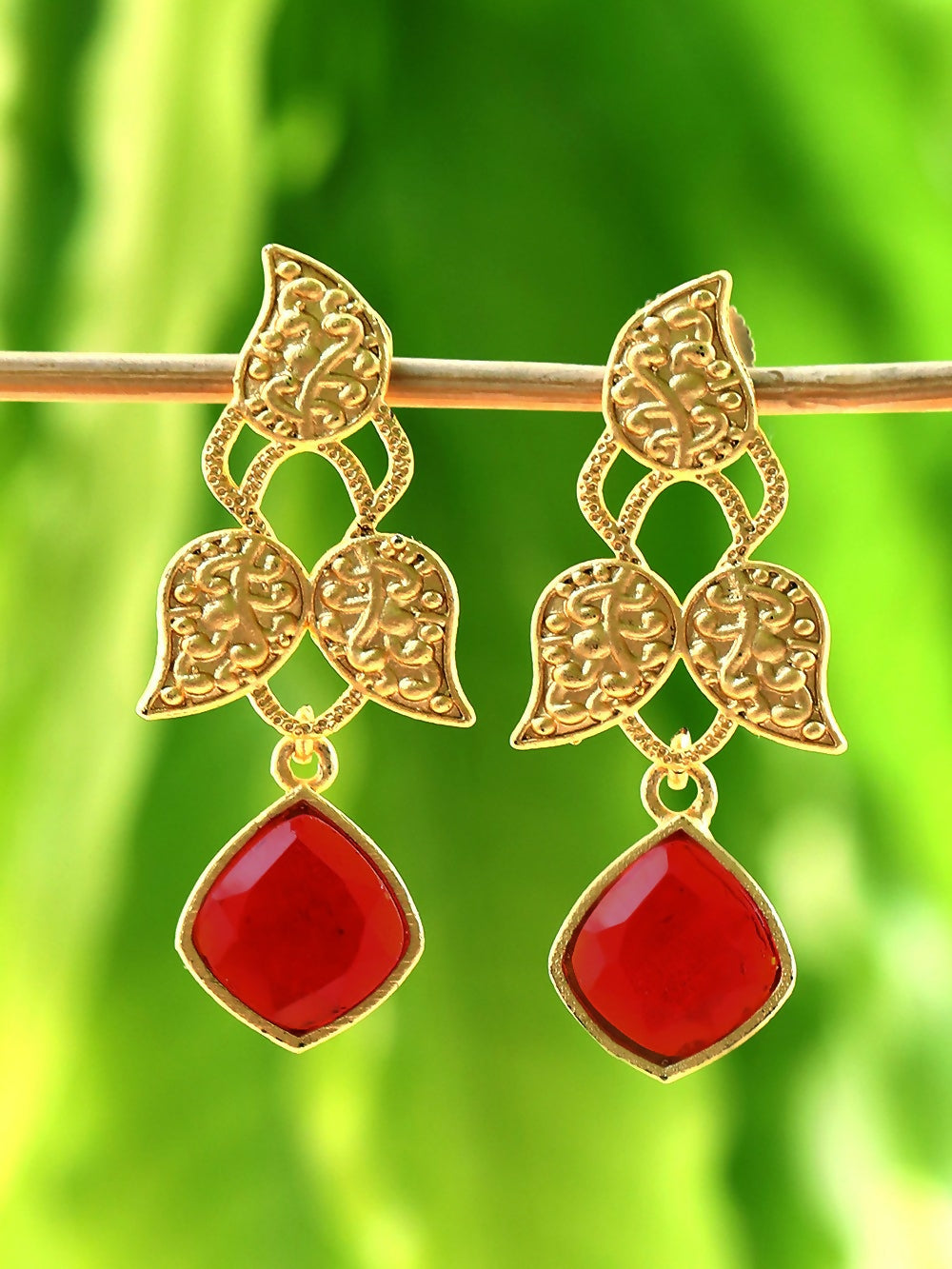 Joban Fashion Women Red Stone Matte Gold Earrings | Swadesiicart