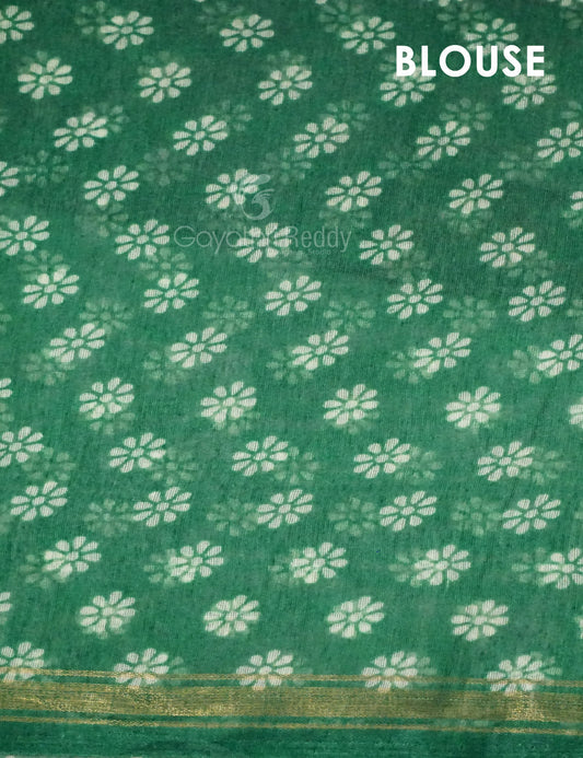 Shades of Off White And Mango Green Colour Patan Patola Semi Chanderi Saree By Gayathri Reddy Designer Studio | Swadesiicart