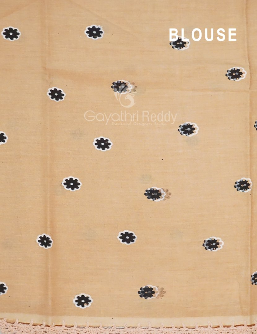 Black And Beige Combo Colour Pichwai Print Crocia Mulmul Cotton Saree By Gayathri Reddy Designer Studio | Swadesiicart