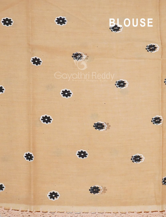 Black And Beige Combo Colour Pichwai Print Crocia Mulmul Cotton Saree By Gayathri Reddy Designer Studio | Swadesiicart