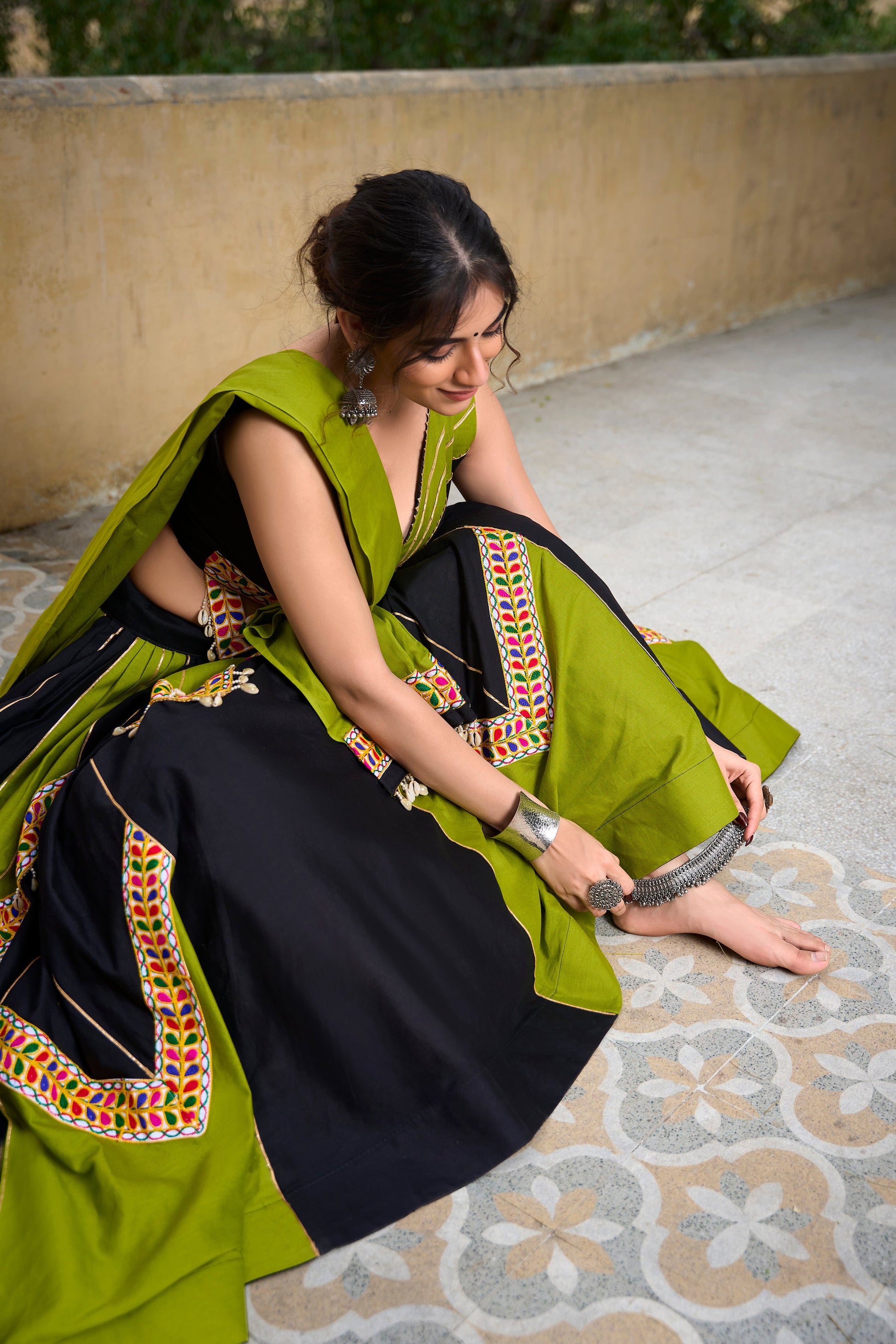 Lorenvalley Pure Cotton Plain With Gamthi Work And Gota Patti With Cowrie (Kodi) Lace Touch Up Lehenga Choli with Dupatta | Swadesiicart
