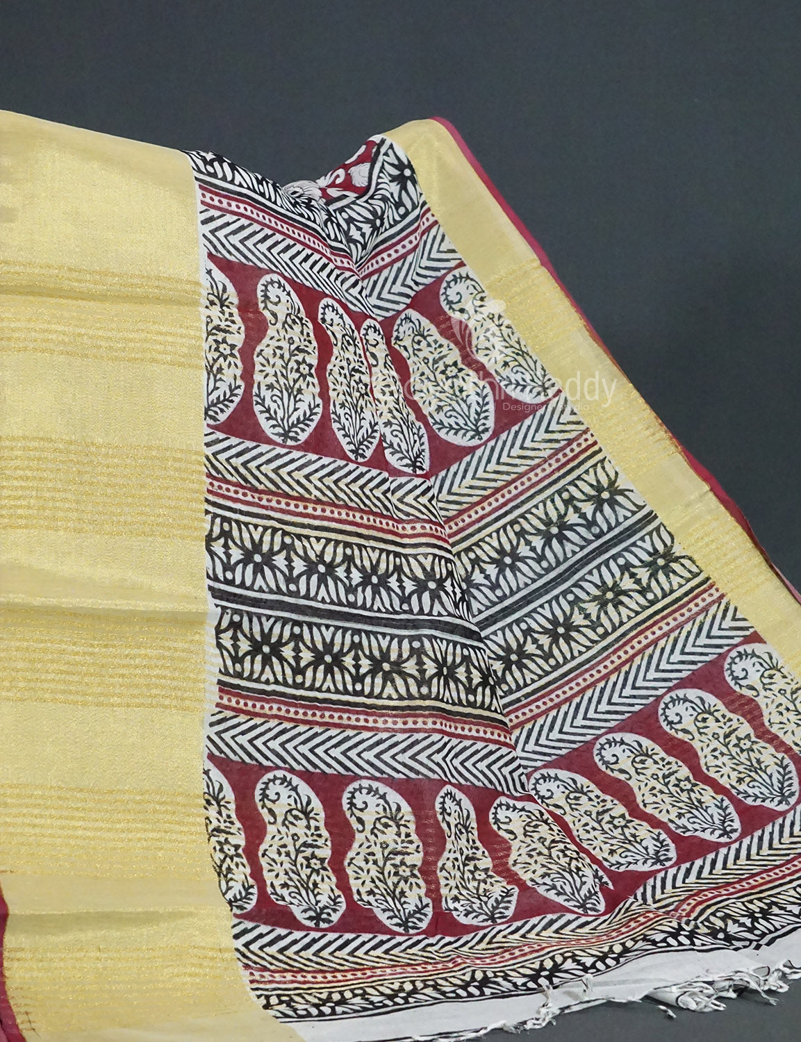 Gleaming Dark Maroon Kalamkari Cotton Linen Printed Saree By Gayathri Reddy Designer Studio | Swadesiicart
