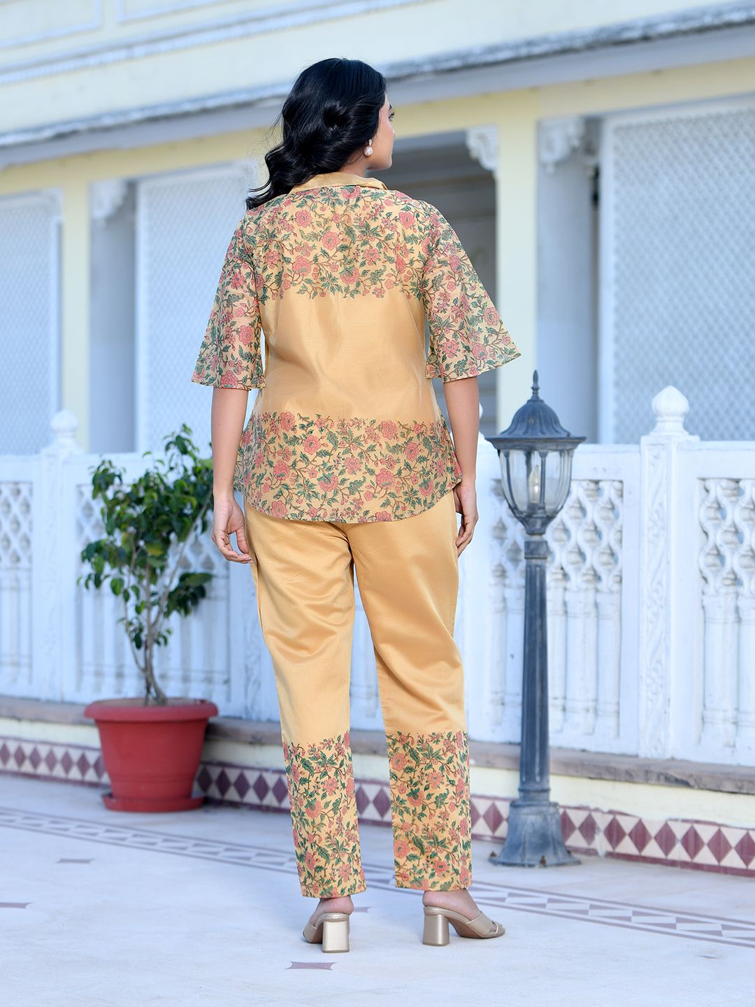 Vaasva Women's Cream Henna Linen Digital Printed Cord Set - Swadesiicart