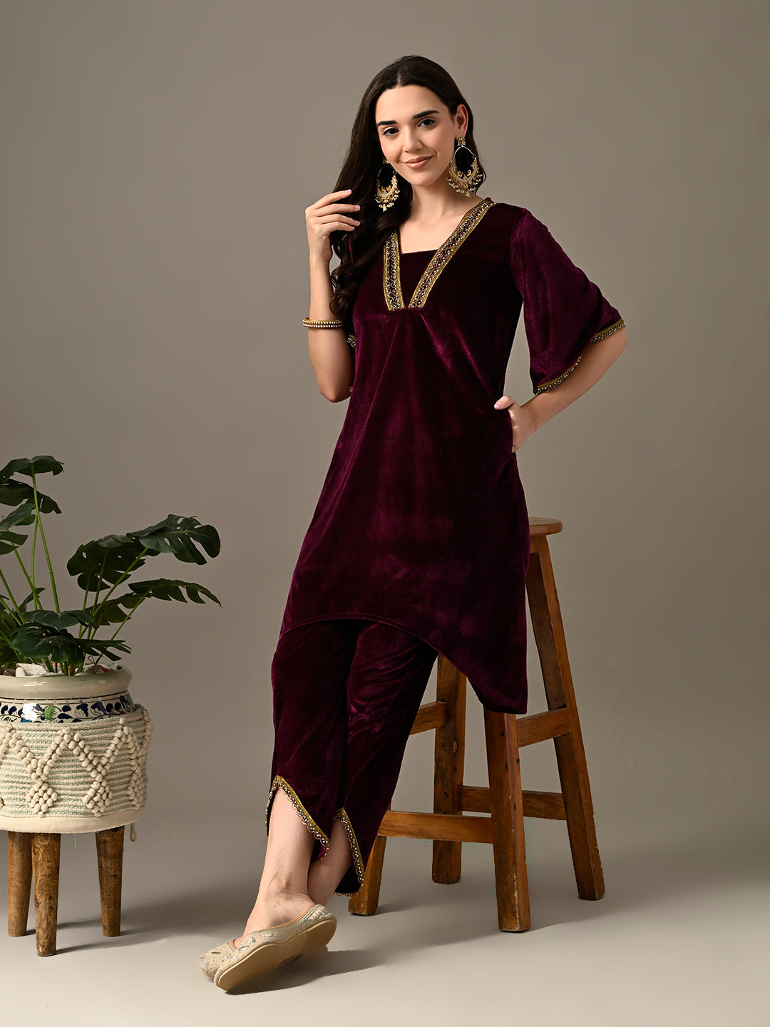 Myshka Women's Magenta Velvet Kurta Pant - Swadesiicart