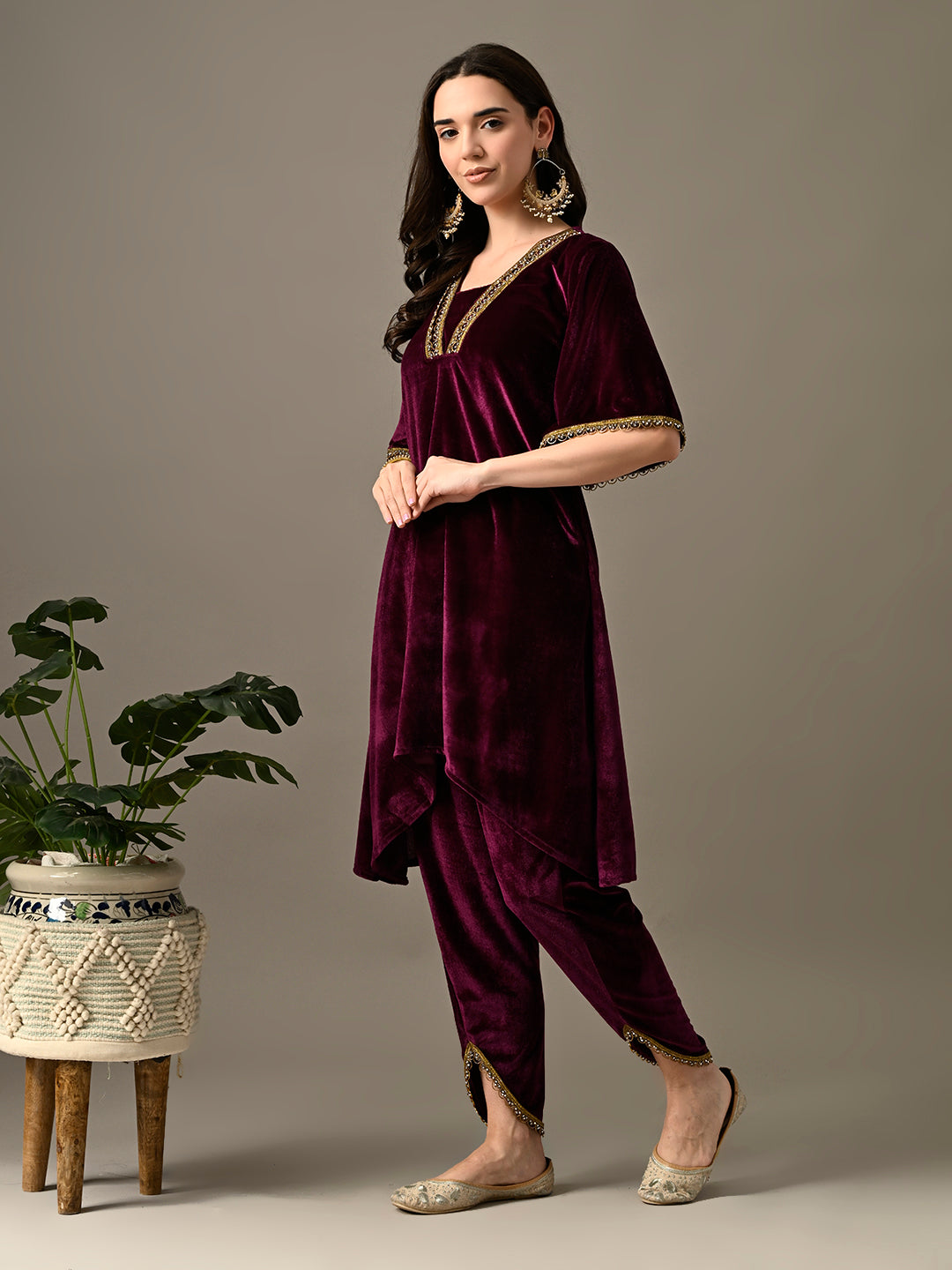 Myshka Women's Magenta Velvet Kurta Pant - Swadesiicart