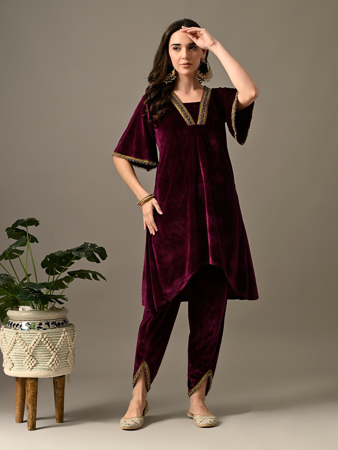 Myshka Women's Magenta Velvet Kurta Pant - Swadesiicart