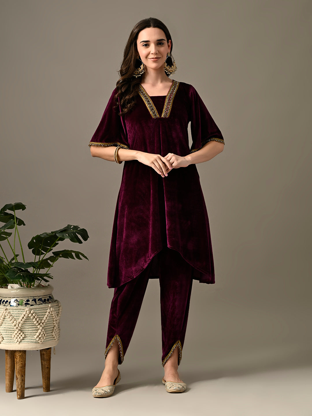 Myshka Women's Magenta Velvet Kurta Pant - Swadesiicart