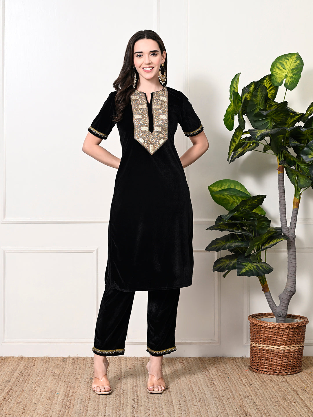 Myshka Women's Black Velvet Kurta Pant - Swadesiicart