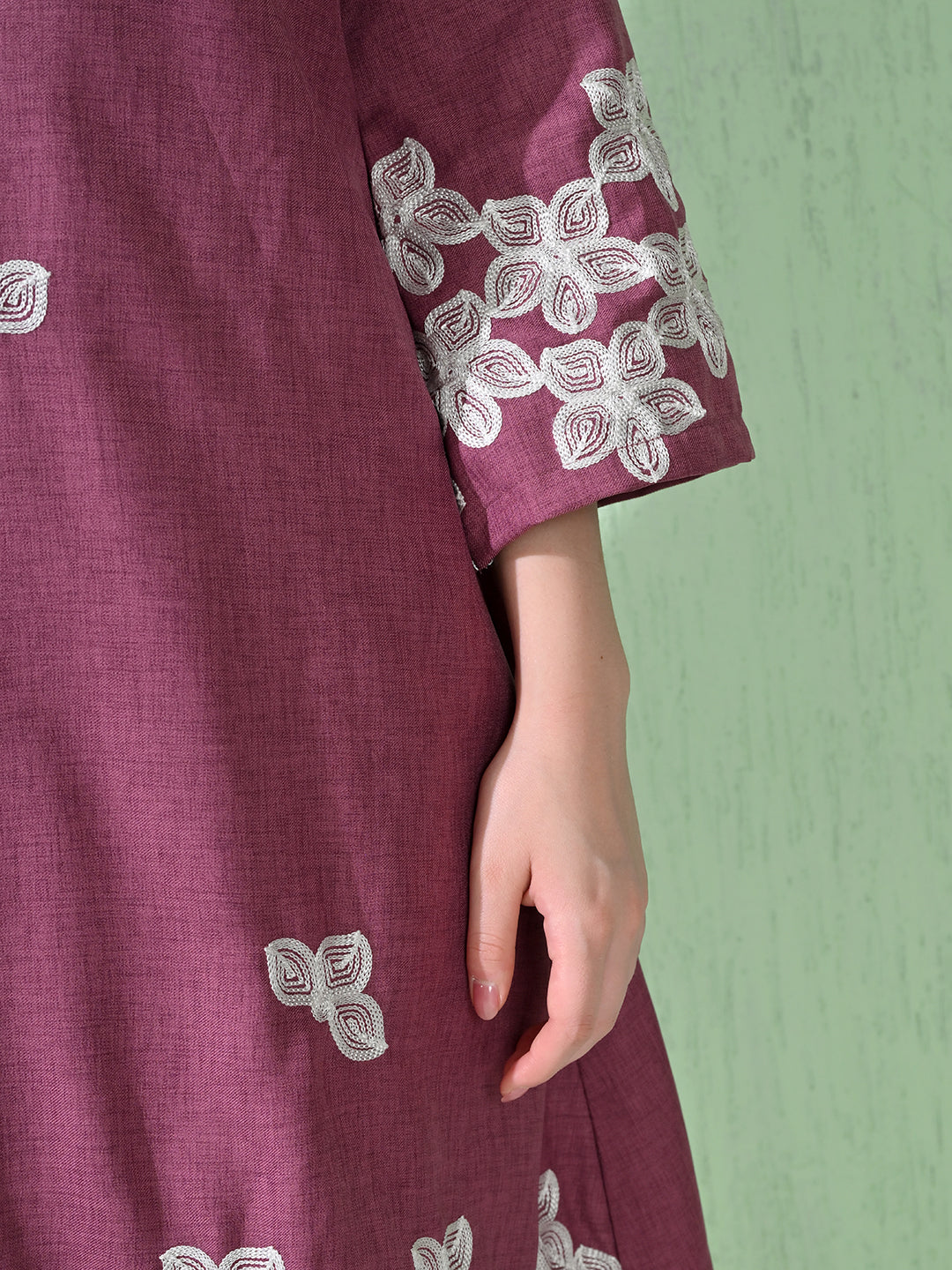 Myshka Women's Embroidered Calf Length Mauve Kurta With Palazzo - Swadesiicart