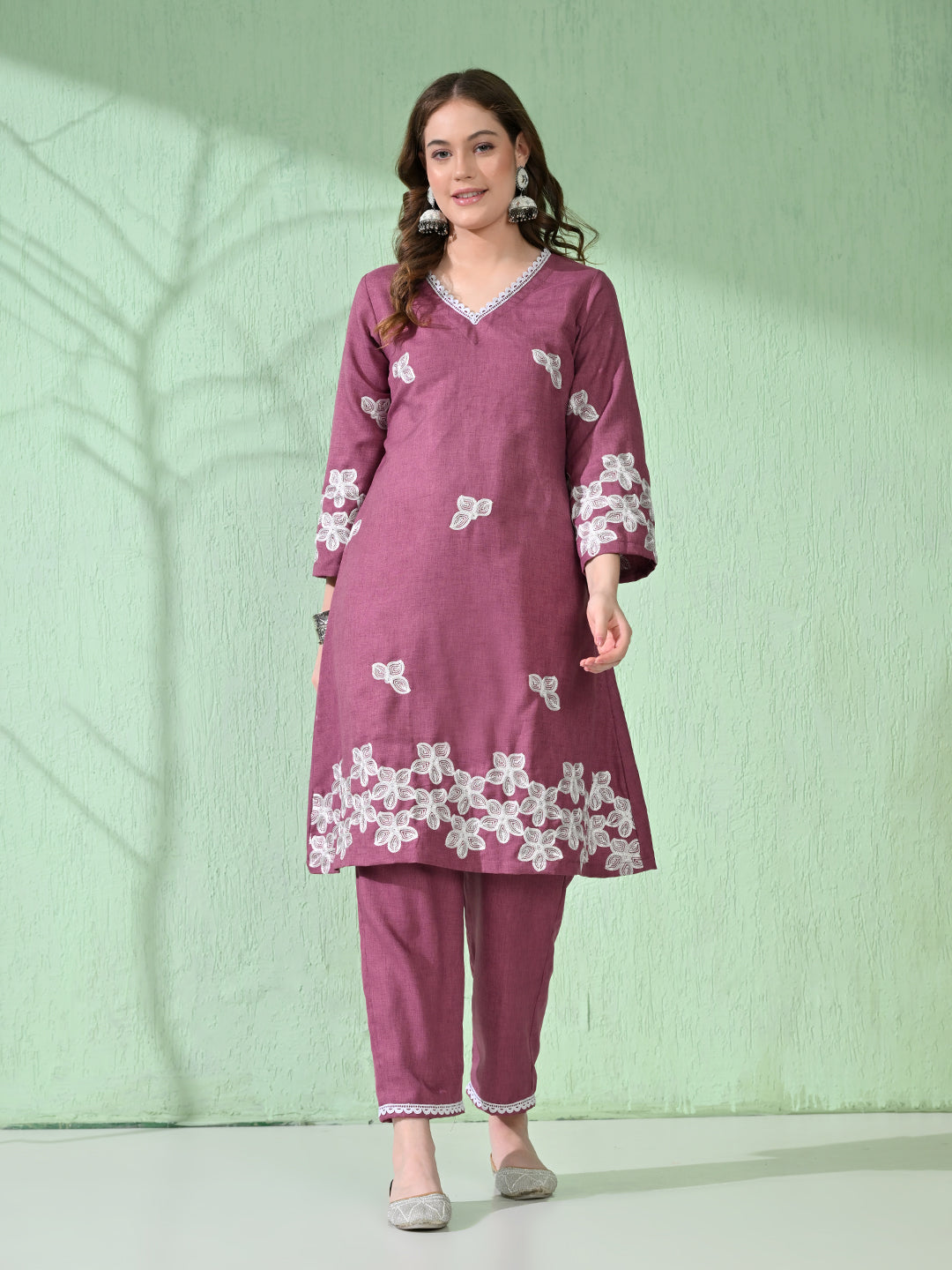 Myshka Women's Embroidered Calf Length Mauve Kurta With Palazzo - Swadesiicart