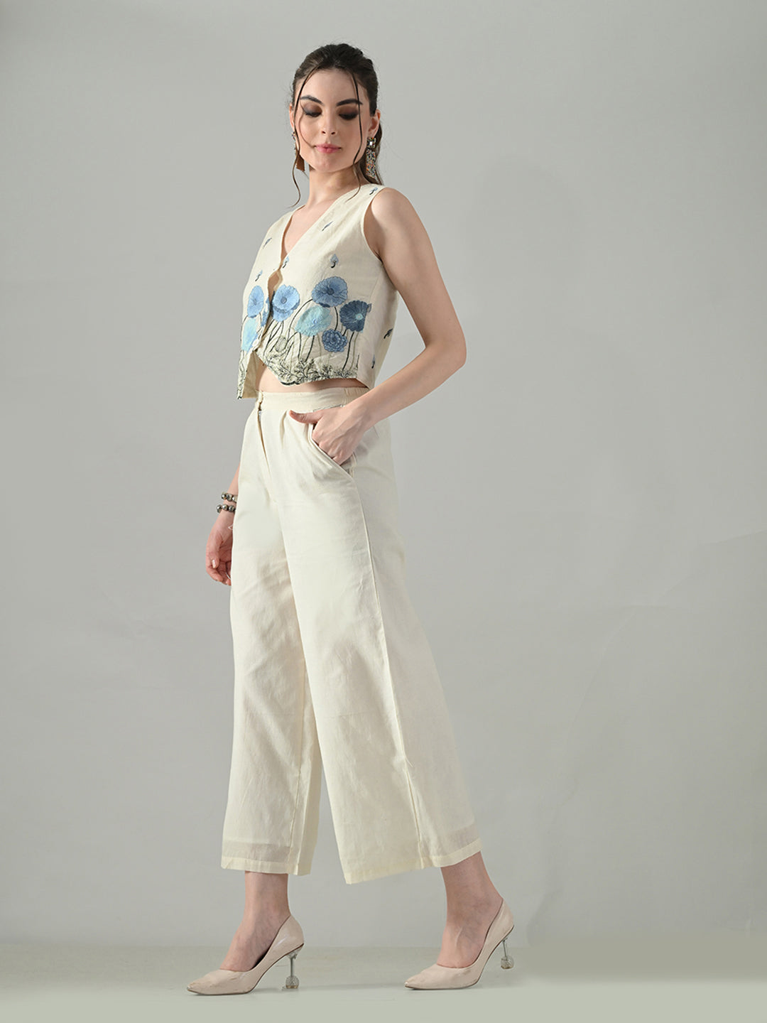 Myshka Women Off White Multicolor Thread Embroidered Co-Ord Set - Swadesiicart