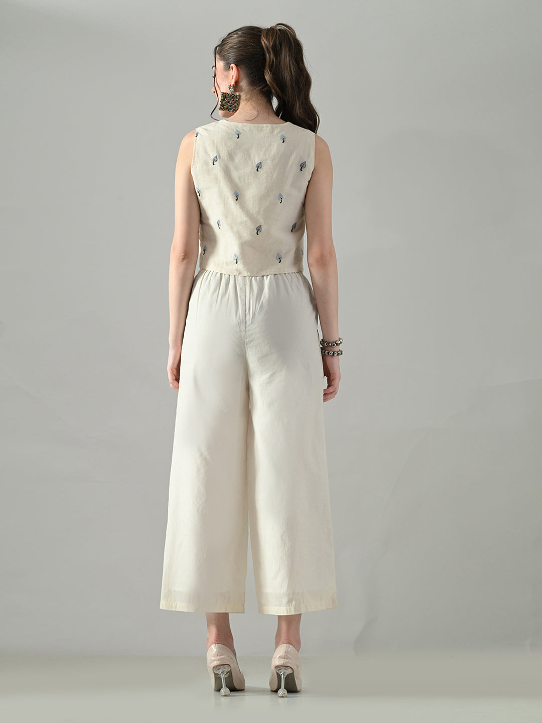 Myshka Women Off White Multicolor Thread Embroidered Co-Ord Set - Swadesiicart
