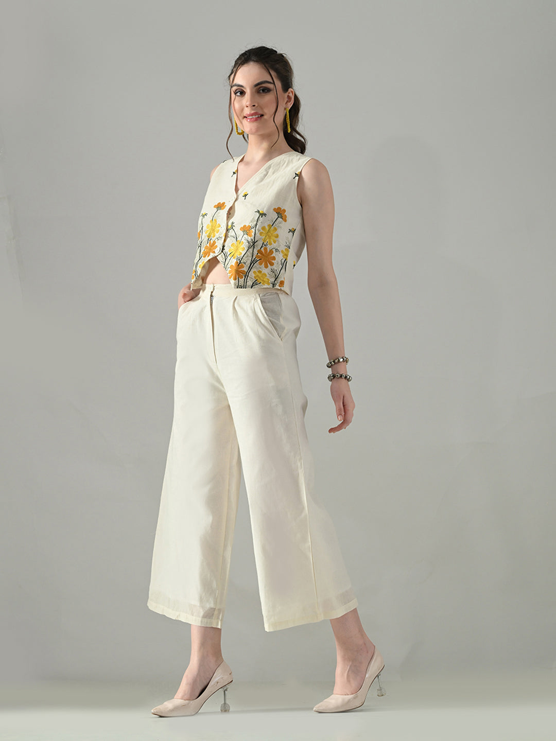 Myshka Women Off White Multicolor Thread Embroidered Co-Ord Set - Swadesiicart