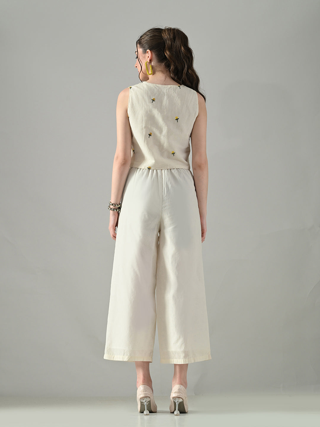 Myshka Women Off White Multicolor Thread Embroidered Co-Ord Set - Swadesiicart