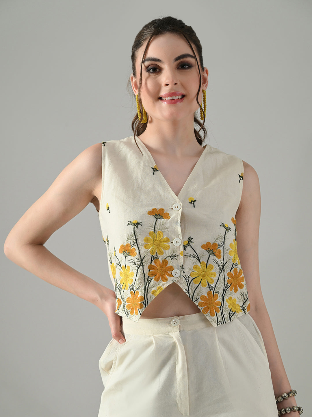 Myshka Women Off White Multicolor Thread Embroidered Co-Ord Set - Swadesiicart