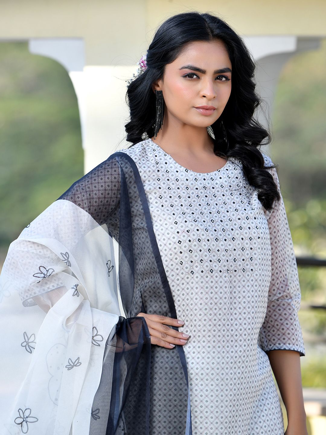Vaasva Women's Grey Monotone Organza Digital Printed Suit Set | Swadesiicart